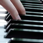 play-piano-finger